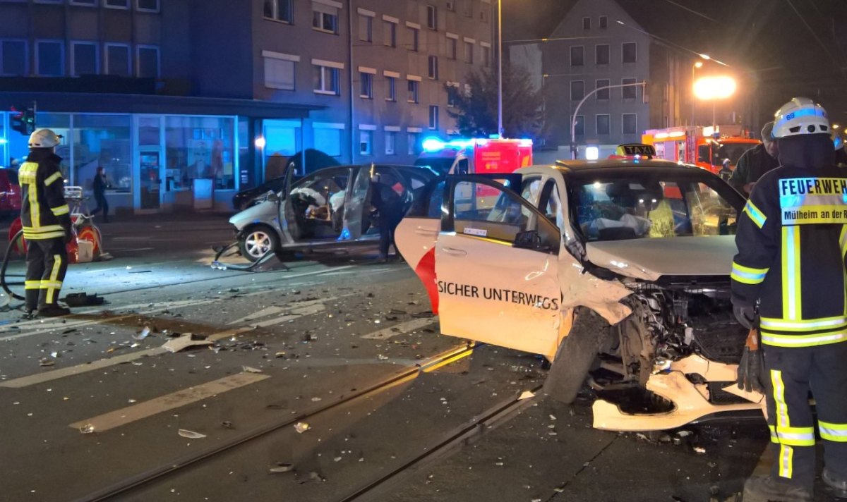 muelheim-unfall-taxi.jpg