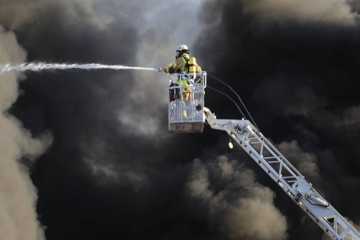 oberhausen-brand-rauch-wertstoffhof.jpg