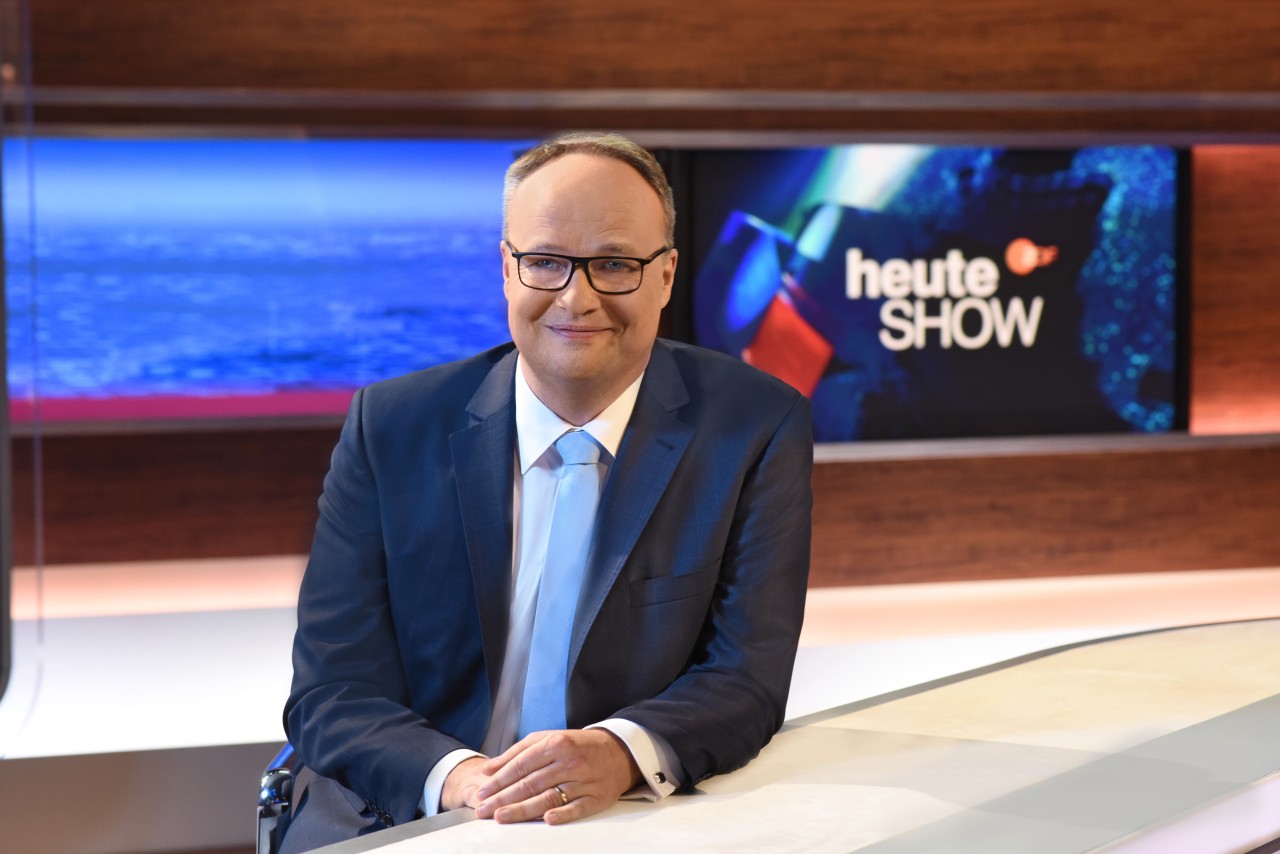 Oliver Welke soll der „Heute Show“ treu bleiben.