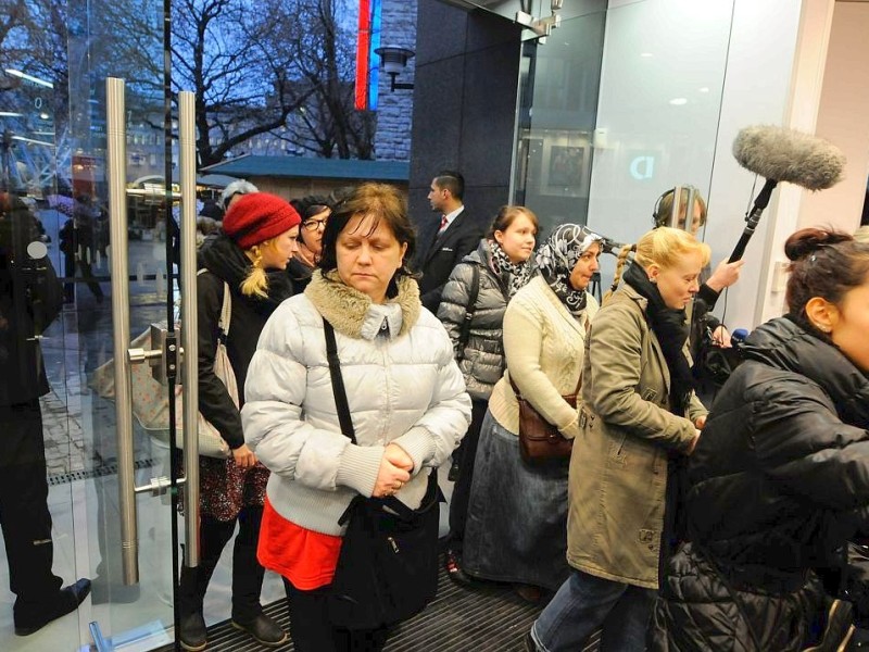 Nachdem der erste Termin zur Eröffnung des neuen Primark-Megastores in Esen aufgrund technischer Probleme nicht eingehalten werden konnte, öffnete die irische Textilkette am Mittwoch kurzfrsitig. Foto: Klaus Micke