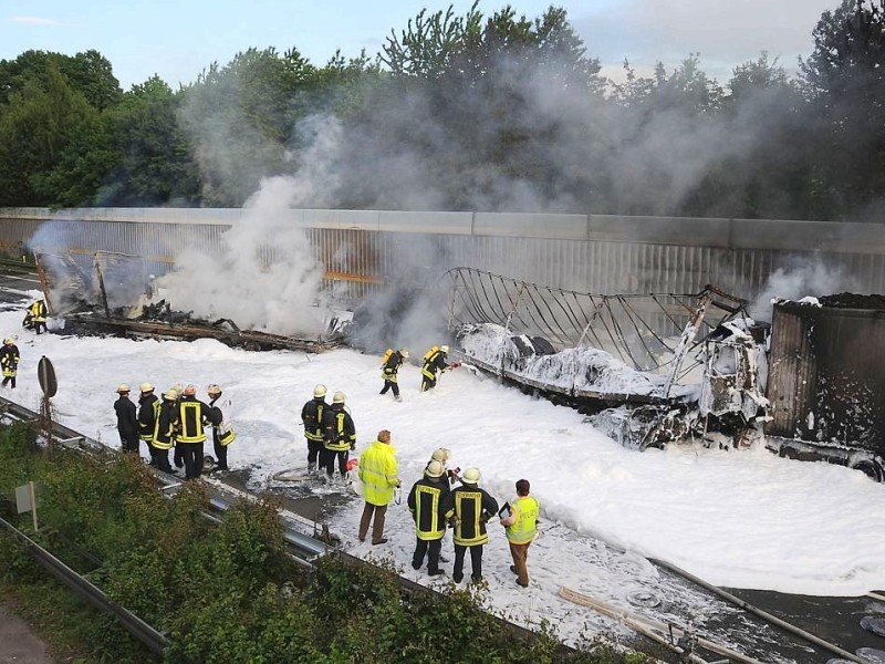 Schwerer Unfall auf der A2 vor dem Kamener Kreuz!!!Foto ist Honorarpflichtig!!!