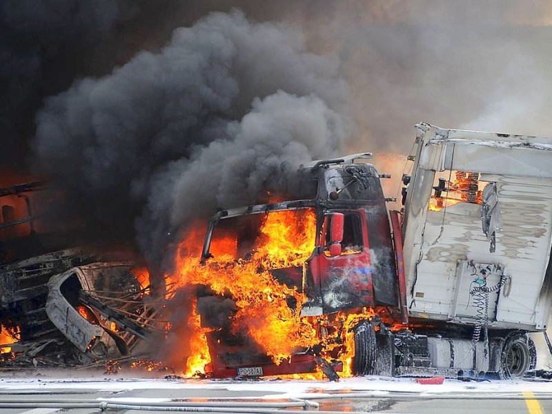 Schwerer Unfall auf der A2 vor dem Kamener Kreuz!!!Foto ist Honorarpflichtig!!!