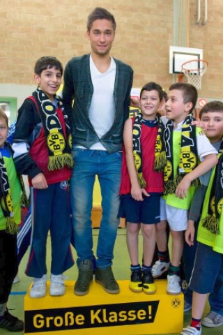 Große Klasse - Das Grundschulprojekt von Borussia Dortmund zu Gast in der Diesterweg Grundschule am 1.2.2012. Stargast ist BVB Spieler Moritz Leitner.Foto: Knut Vahlensieck