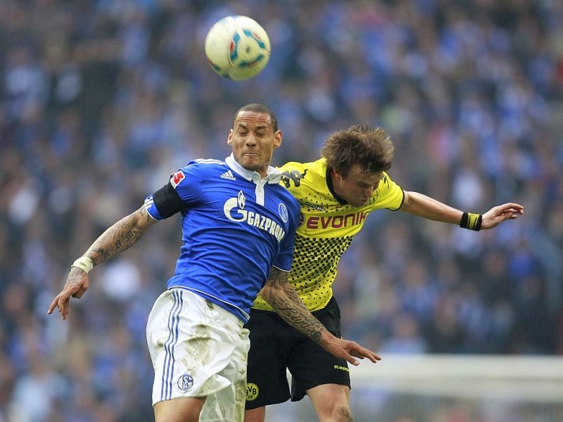 Borussia Dortmund hat in einer hart umkämpften Partie den FC Schalke 04 mit 2:1 besiegt. Sebastian Kehl erzielte den entscheidenden Treffer.