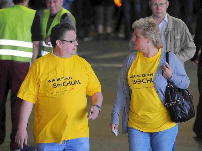 ... ein T-Shirt der IG Metall mit der Aufschrift Wir bleiben Bochum.