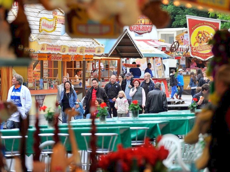 Eröffnung der Fronleichnamskirmes in Oberhausen Sterkrade.