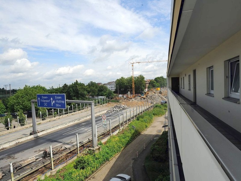 Kein schöner Anblick, der sich den A40-Nachbarn derzeit bietet.Foto: Sebastian Konopka / WAZ FotoPool