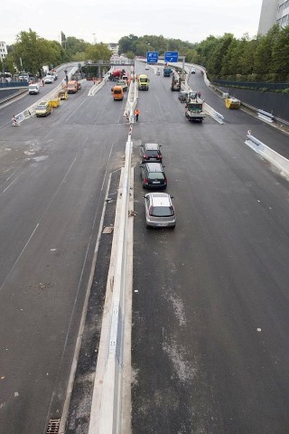 Am Freitag, 28.09.2012 sind die Bauarbeiten an der gesperrten Autobahn A40 in Essen - Zentrum so gut wie abgeschlossen. Am Wochenende wird die Strecke zwischen Essen-Zentrum und Essen-Ost wieder fuer den Verkehr freigegeben.Foto: Bernd Lauter/WAZ FotoPool