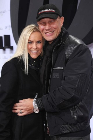 Axel Schulz und Patricia Schulz bei der Skyfall-Deutschlandpremiere in Berlin, am Theater am Podsdamer Platz.