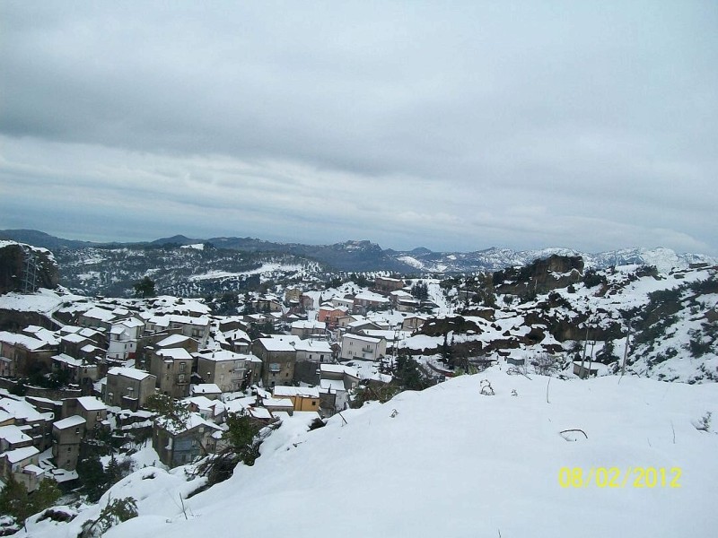 Ein Ort im Süden Italiens, wo normalerweise die Sonne scheint im Januar 2012.