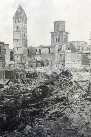 Marienkirche (l.) und Reinoldikirche von Kleppingstraße/Rosental betrachtet