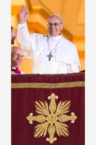 Der Argentinier Jorge Mario Bergoglio ist zum neuen Papst gewählt worden. Der 76 Jahre alte Erzbischof von Buenos Aires trägt nun den Namen  Franziskus.