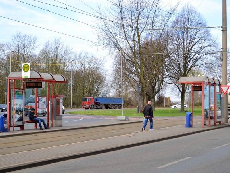 .... zur nächsten Haltestelle: Albertstraße.