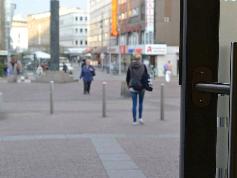 Der Ausgang des Einkaufszentrums ...