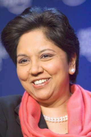 Indra Nooyi ist seit Oktober 2006 Chief Executive Officer (CEO) von PepsiCo und steht auf Platz zehn der Forbes-Liste.