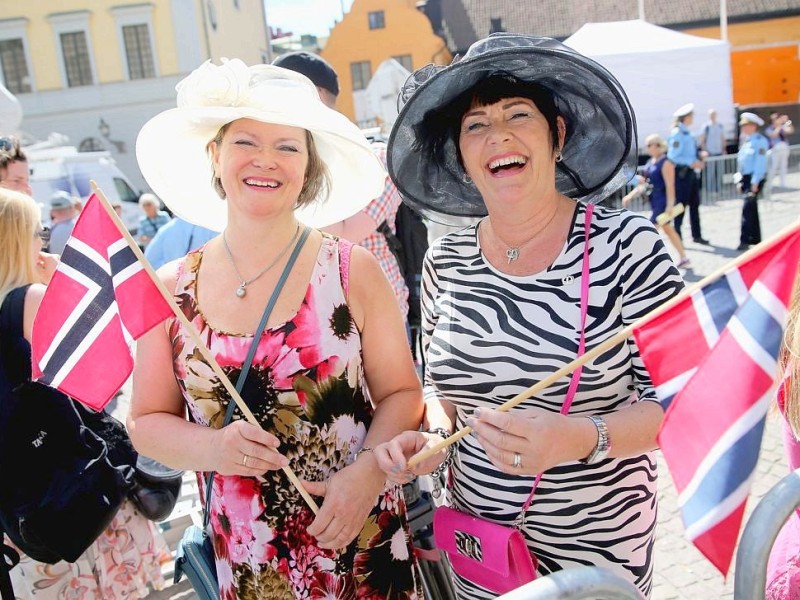 Die Schweden feiern mit Prinzessin Madeleine und ihrem Bräutigam