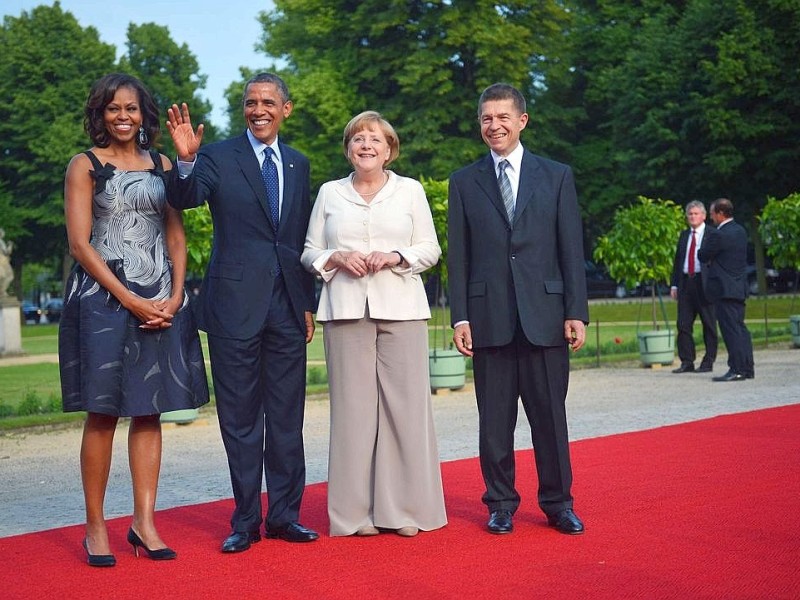 Der US-Präsident Obama zu Gast in Berlin. Nach seiner Rede am Brandenburger Tor, traf sich Obama am Abend mit einigen Gästen zum Dinner im Schloss Charlottenburg.