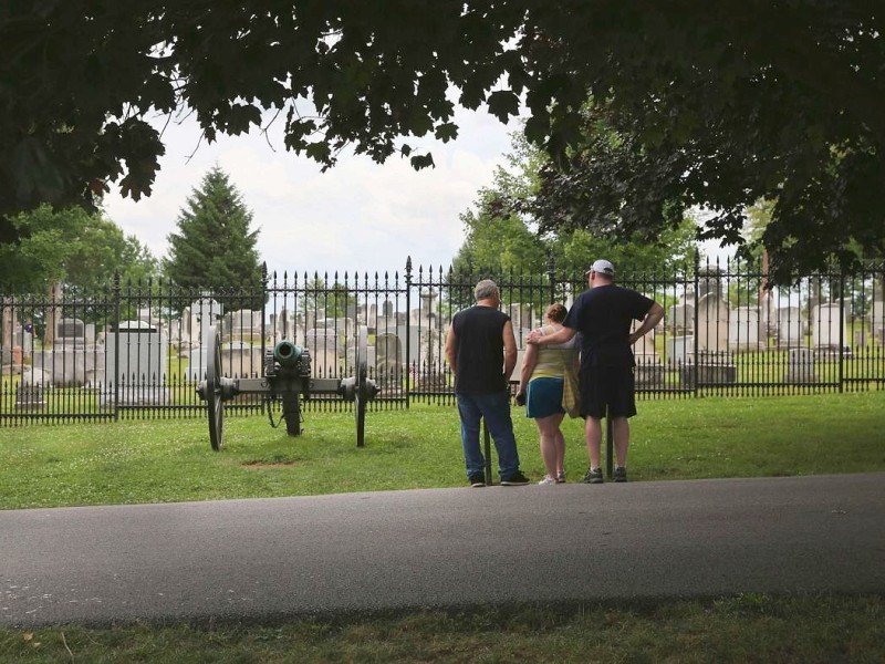 Amerikaner spielen zum 150. Jahrestag die entscheidende Schlacht des amerikanischen Bürgerkrieges in Gettysburg nach.