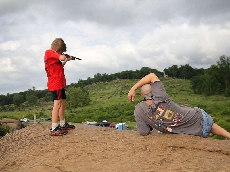 Amerikaner spielen zum 150. Jahrestag die entscheidende Schlacht des amerikanischen Bürgerkrieges in Gettysburg nach.