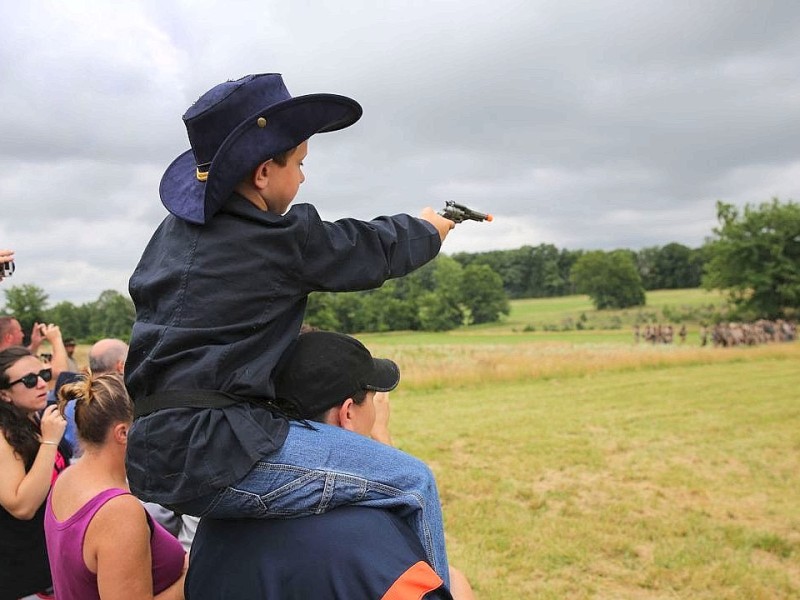 Amerikaner spielen zum 150. Jahrestag die entscheidende Schlacht des amerikanischen Bürgerkrieges in Gettysburg nach.