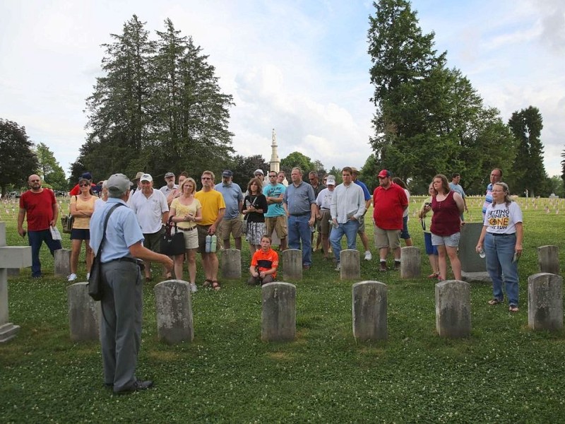 Amerikaner spielen zum 150. Jahrestag die entscheidende Schlacht des amerikanischen Bürgerkrieges in Gettysburg nach.