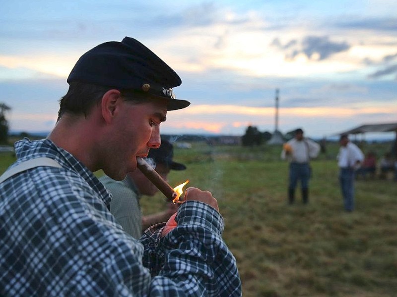 Amerikaner spielen zum 150. Jahrestag die entscheidende Schlacht des amerikanischen Bürgerkrieges in Gettysburg nach.