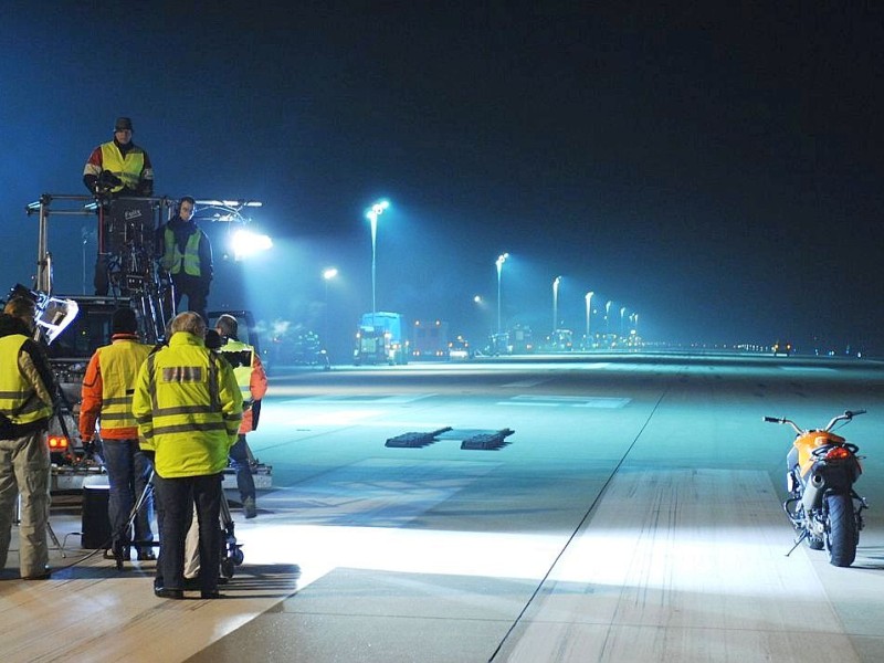 Topp, die Wette gilt!: Der Düsseldorfer Flughafen war 2009 Schauplatz für eine spektakuläre Außenwette der Fernsehshow „Wetten, dass..?