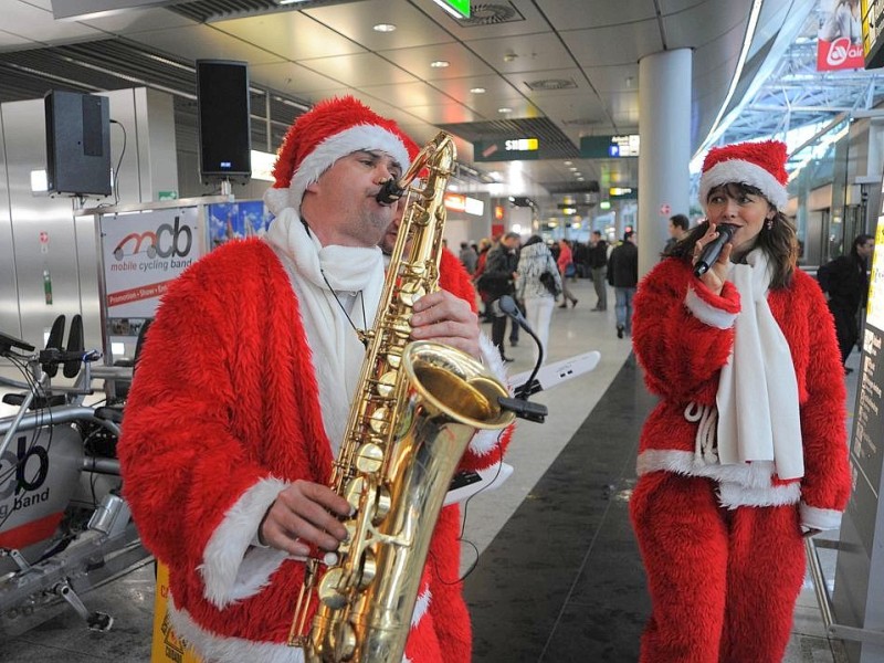 Darunter auch musikalische Weihnachtsmänner.