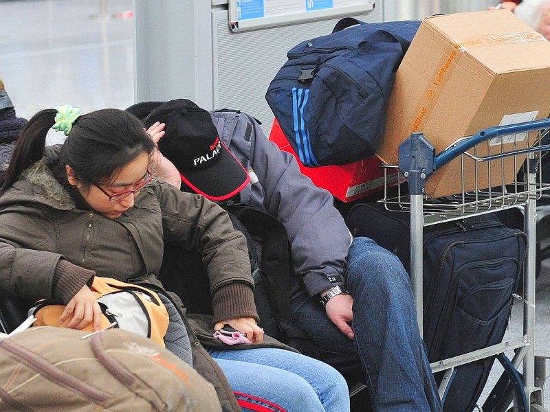 Hunderte von Reisenden mussten die Nacht im Terminal verbringen.