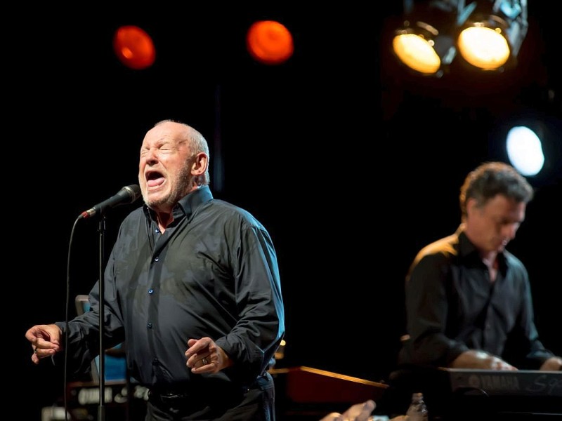 Weltstar Joe Cocker spielte bei Zeltfestival Ruhr vor mehreren tausend Fans, am Sonntag, den 18. August 2013 in Bochum. Foto: Ingo Otto / WAZ FotoPool