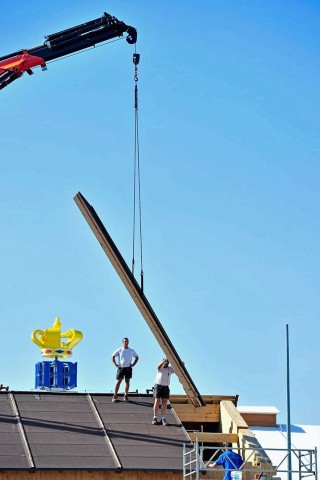Die Theresienwiese wird für das große Volksfest vorbereitet. Auf dem Münchener Oktoberfest kann dieses Jahr vom 21.September bis zum 6. Oktober gefeiert werden.