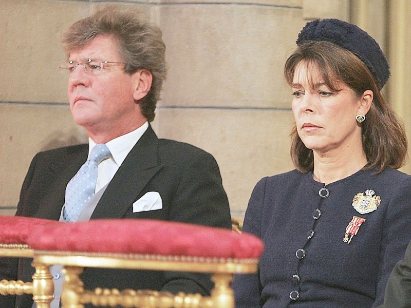 ... hatten im August 2003 wahrheitsgemäß berichtet, dass Ernst August mit überhöhter Geschwindigkeit geblitzt und daraufhin mit einem einmonatigen Fahrverbot belegt worden war. Die Verfassungsrichter sahen darin keine Verletzung des Persönlichkeitsrechts.