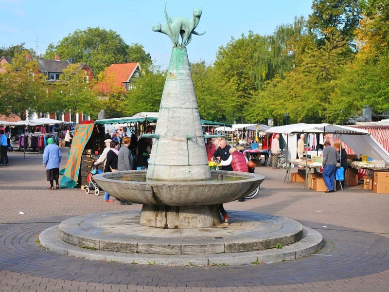 ...haben Händler ihre Marktstände aufgebaut.