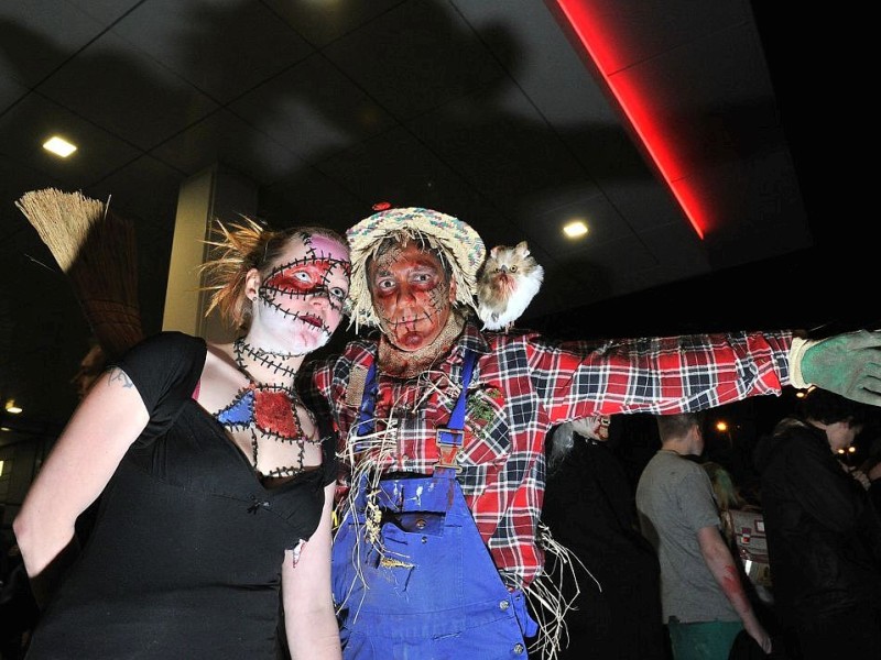 Der Zombiewalk zu Halloween in Essen.