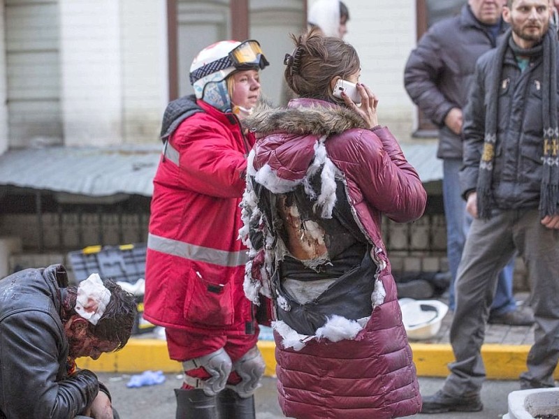 In der Ukraine ist die Gewalt zwischen Sicherheitskräften und Demonstranten am Dienstag eskaliert. Mindestens 25 Menschen wurden getötet.