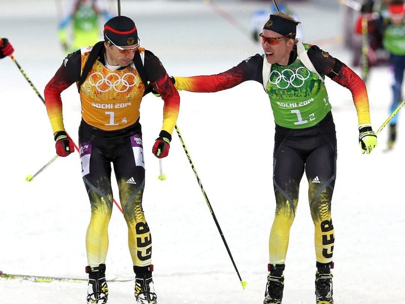 Die Biathleten steckten die harsche Kritik der letzten Tage und den Schock des deutschen Doping-Falls bravurös weg - In der Staffel mussten Erik Lesser, Daniel Böhm, Arnd Peiffer und Simon Schempp nur den Russen hinterher sehen - Silber!