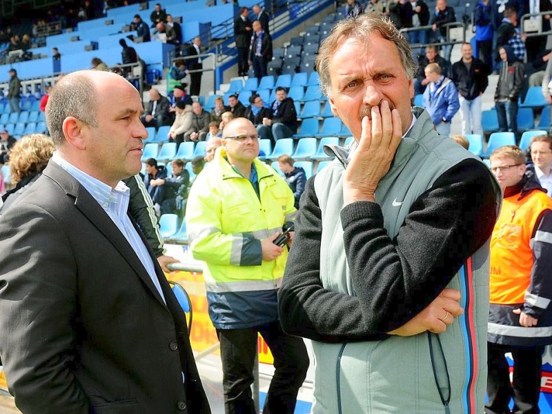 Trainer Peter Neururer mit Sportvorstand Christian Hochstätter.