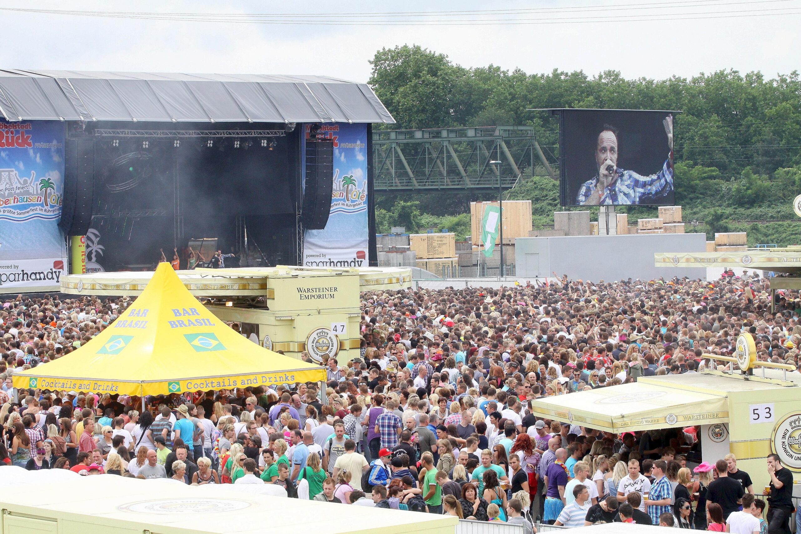 Fans bei Oberhausen Olé. Foto: Kerstin Bögeholz / WAZ FotoPool