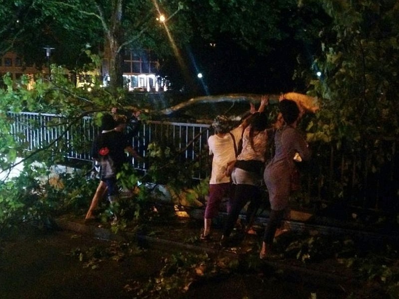 Die Huyssenallee in Essen kurz nach dem schweren Unwetter.