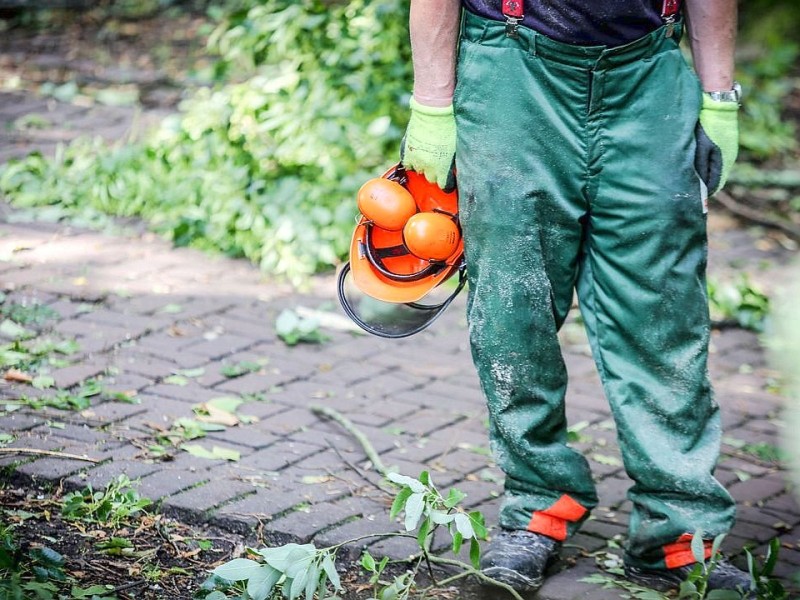 Düsseldorf wurde in der Nacht zum Dienstag von einer Unwetter-Katastrophe heimgesucht. Die traurige Bilanz: drei Tote, zehn Verletzte und Schäden in Höhe von zig Millionen Euro.