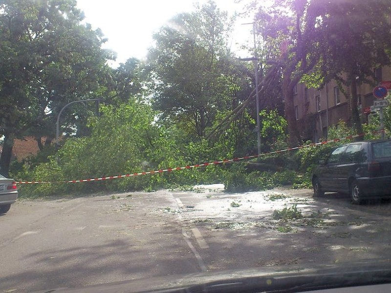 Leserfoto von Thorsten Paaßen vom abgesperrten Teil des Hingbergs in Mülheim-Heißen