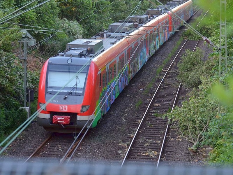 So sah es am Donnerstag noch auf der S-Bahnstrecke zwischen Essen und Bochum aus, hier in Wattenscheid.