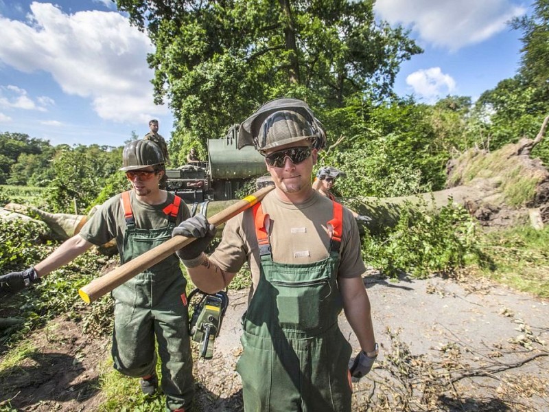 Der Krisenstab der Stadt hat über die Bezirksregierung die Bundeswehr zur Hilfe gerufen.