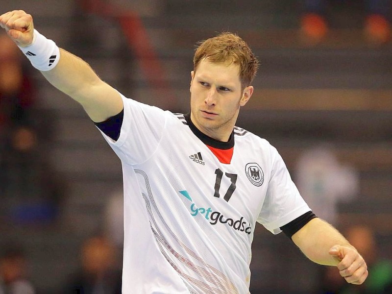 Steffen Weinhold spielt seit dieser Saison für den THW Kiel im rechten oder mittleren Rückraum. Im Nationalteam kam er 56 Mal zum Einsatz.