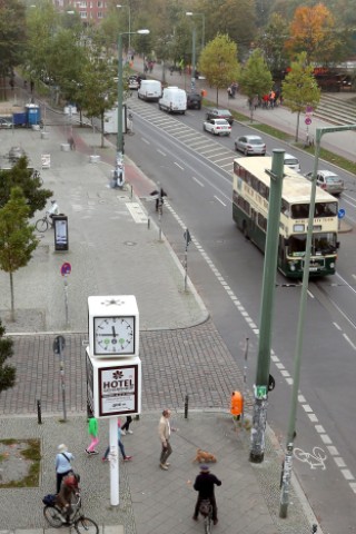 Im Jahr 2014 ist es ruhig am einstigen Mauerübergang an der Bernauer Straße in Berlin.