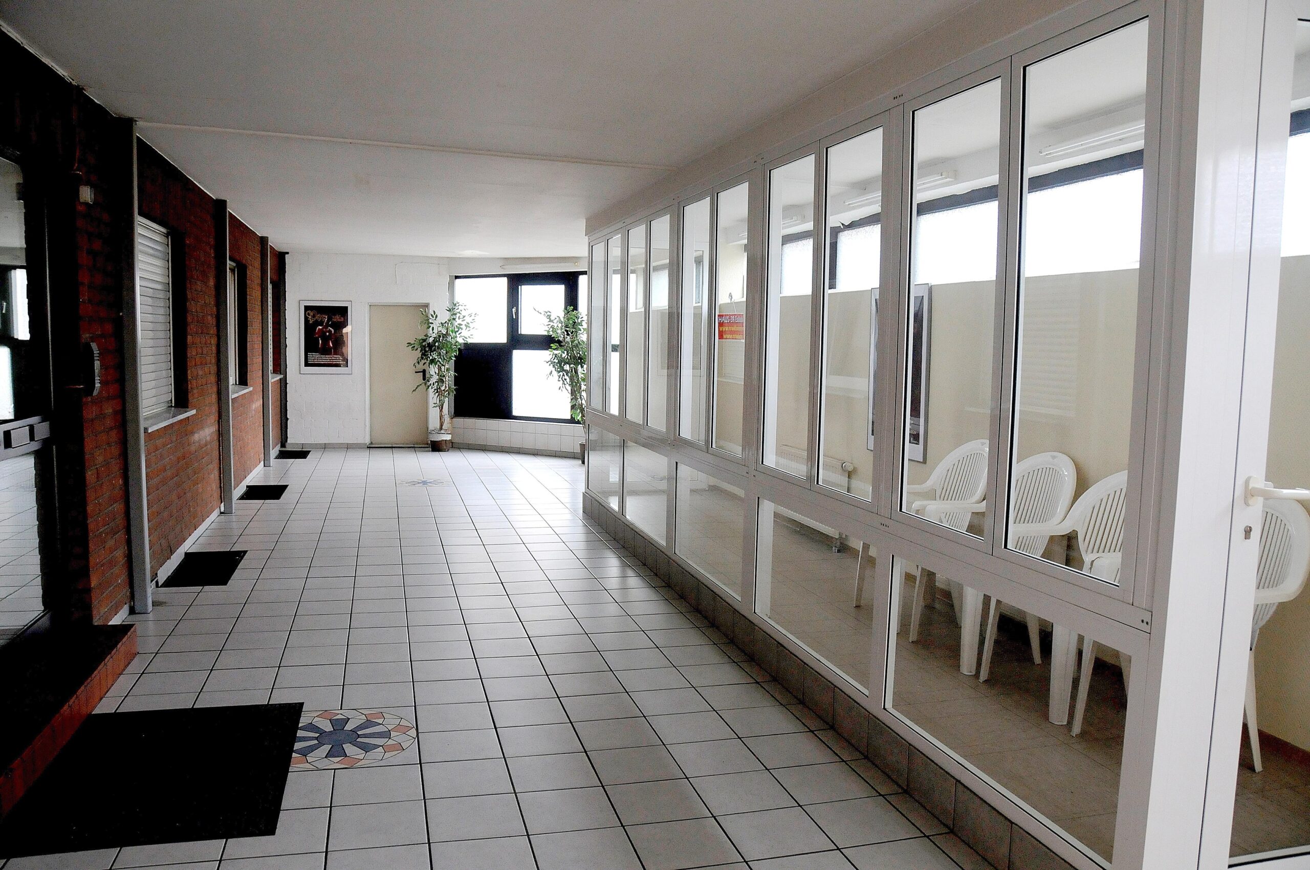 Die Betreiber eines Bordells an der Flasshofstraße in Oberhausen laden zu einer Besichtigung ein.Foto: Gerd Wallhorn/WAZ FotoPool