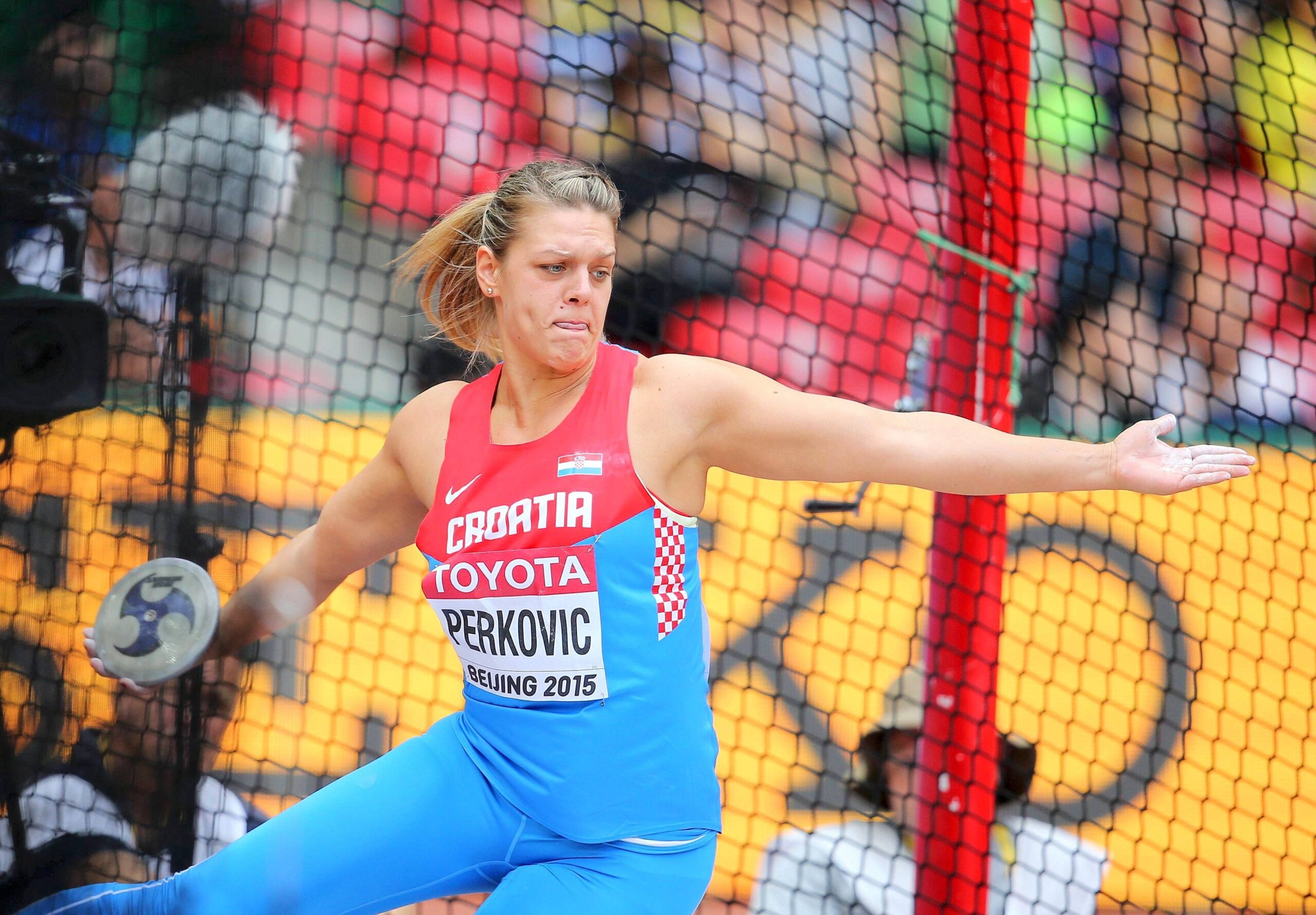 Bei der Leichtathletik-WM in Peking liefern die Sportler starke Leistungen und Emotionen. Für Deutschland holten unter anderem Kugelstoßerin Christina Schwanitz, ihr Kollege David Storl und Stabhochspringer Raphael Holzdeppe Medaillen. Alles überragender Star war 100-Meter-Weltmeister Usain Bolt.