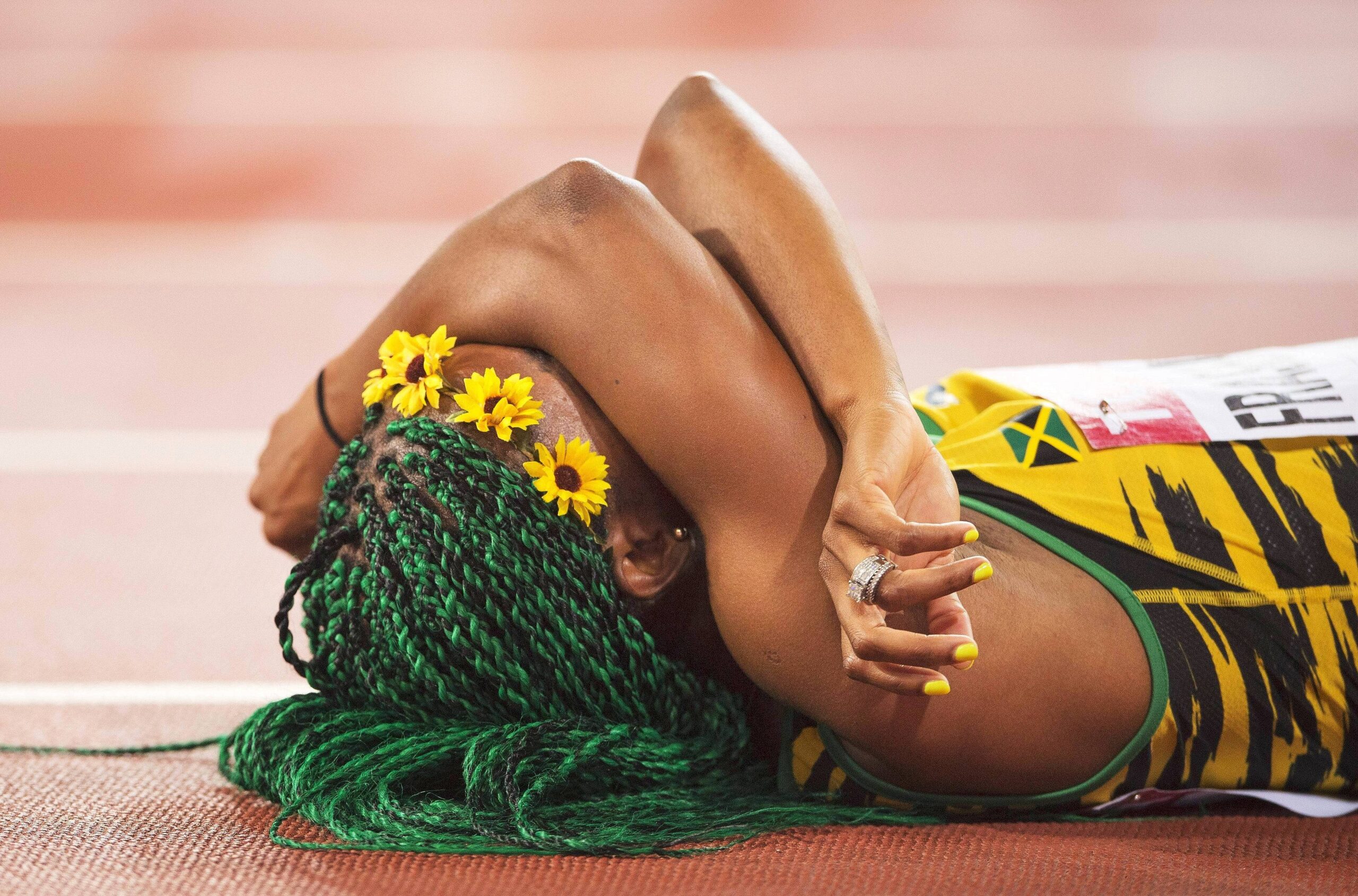 Bei der Leichtathletik-WM in Peking liefern die Sportler starke Leistungen und Emotionen. Für Deutschland holten unter anderem Kugelstoßerin Christina Schwanitz, ihr Kollege David Storl und Stabhochspringer Raphael Holzdeppe Medaillen. Alles überragender Star war 100-Meter-Weltmeister Usain Bolt.