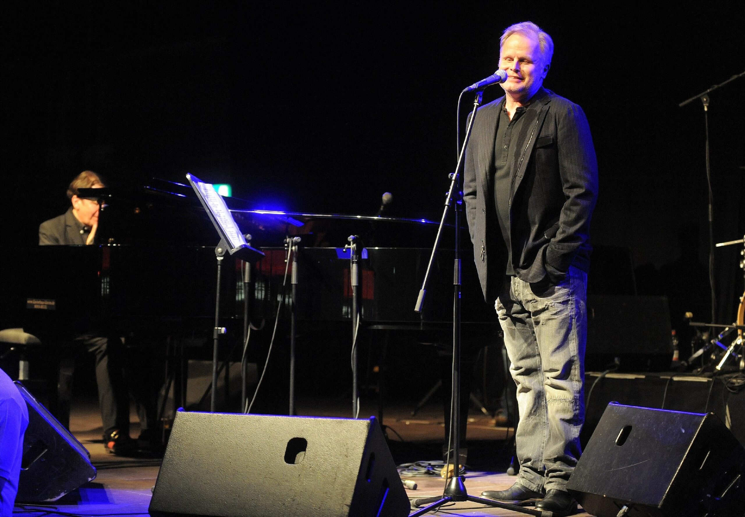 Herbert Grönemeyer (Foto) und Marc Almond treten als Überraschungsgast beim Konzert des britischen Pianisten und Shomasters Jools Holland im FZW in Dortmund auf. (15. September 2011)