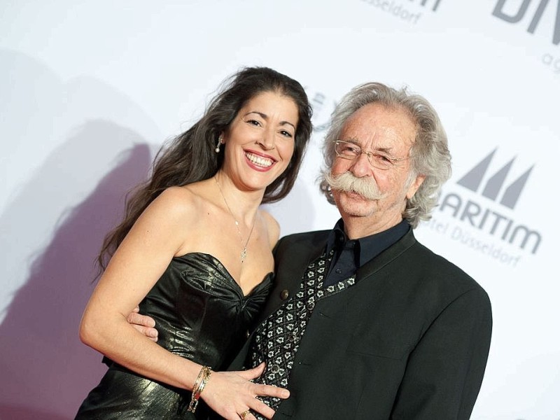 Pina Colluccia und Jean Pütz auf dem roten Teppich. Am 19.11.2011 fand die 20.  Unesco Charity  Gala 2011 im maritim Hotel Düsseldorf statt. Bei der von Ute-Henriette Ohoven initiierten Veranstaltung werden Eintrittsgelder und Spenden zugunsten der Kinderprojekte der Unesco gesammelt. |  Foto: Uwe Schaffmeister